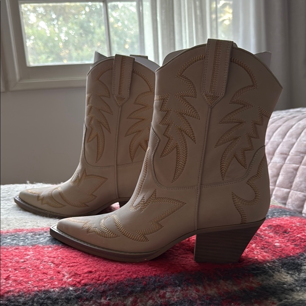Dolce vita Tan Western Boots for Women